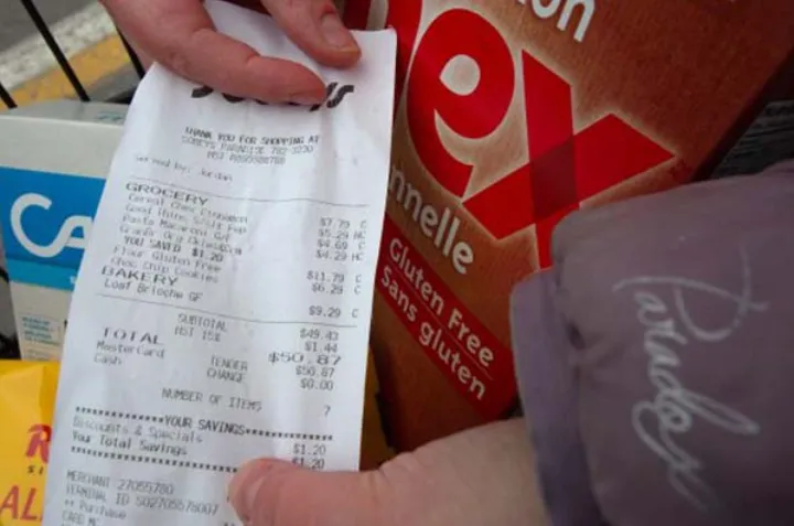 نگرانی کانادایی‌ها از آب رفتن بسته‌های غذایی در فروشگاه‌ها